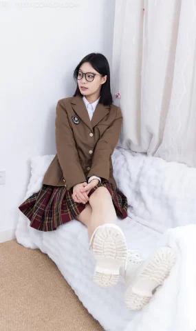 勿恋传媒 NO.2719 紫苏-短靴、白棉袜、薄肉丝、jk至服[150P]