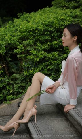 [IESS异思趣向]2021.11.11 丝享家971：小六《城市丽人》[90P]