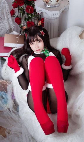微博红人Coser@抱走莫子aa 连体黑丝圣诞彼基尼 在现浏览