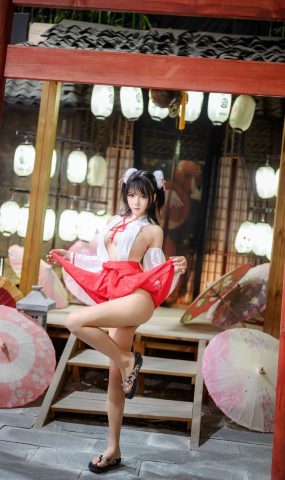 微博红人Coser@抱走莫子aa 限量电子版巫女 在现浏览