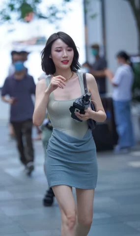 唯美街拍 NO.999 高腰包臀仅身裙小解解 [58P]