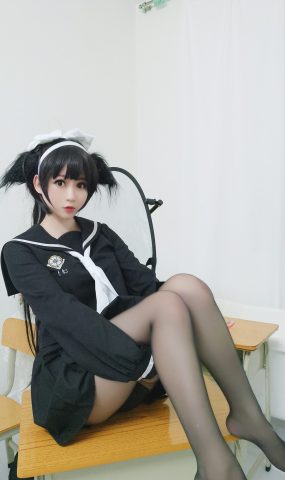 是依酱吖 – 爱岩[14P]