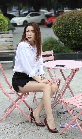 魔镜街拍 NO.004 短裙肉丝红高跟 [100P]