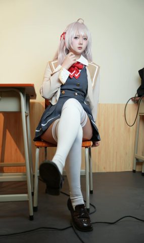 喜欢爱理吗 – 不时以俄语轻声遮羞的邻座艾莉同学[29P]