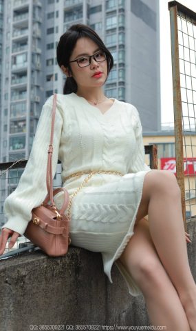 [IESS异思趣向] 2025.03.10 丝享家1997：兔兔《高开衩包臀裙》[88P]