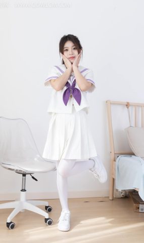 勿恋传媒 NO.2317 闪闪-板鞋、厚白丝、jk至服[102P]