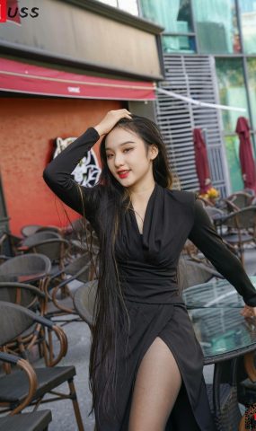 [MussGirl慕丝女郎]NO.407 户外黑丝竹椅B[75P]