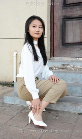 月下攝影 NO.005 恰恰~生活套裝 展示一下平時去工作中使用的工作裝。略顯成熟！[130P]