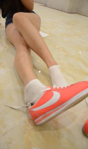 [战前女神] 美腿镁足精品摄影套图 121 [133P]