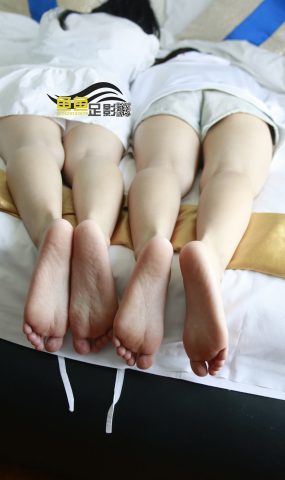 鱼鱼足影@080-第80期：双胞胎姐妹[74P]