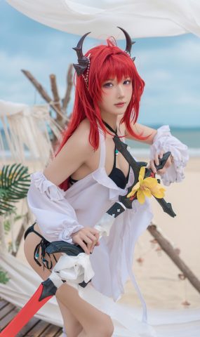 动漫博主阿包也是兔娘  明日方舟 史尔特尔泳装 [31P]