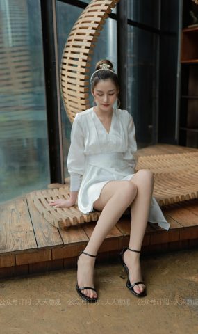 [IESS异思趣向] 2021.05.10 丝享家800：九妹《法式连衣裙》[90P]