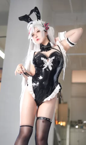 半半子 – 歐根親王Bunny[62P]
