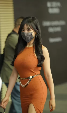 唯美街拍 NO.1007 漂亮的开叉包臀裙美女 [95P]