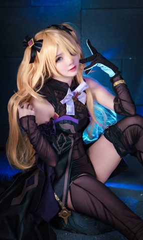 Sally Dorasnow – Fischl[31P]