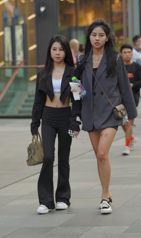 唯美街拍 NO.1174  漂亮的裸腿包臀裙小解解（2） [86P]