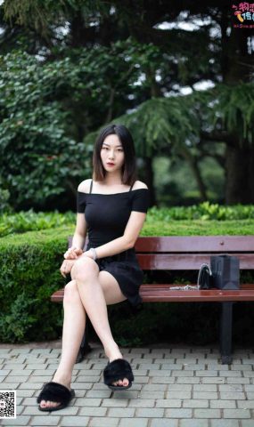 勿恋传媒 No.030 剑眉星目,烈焰红唇,玉姐范镁钕与可爱棉袜的反差萌 [189P]