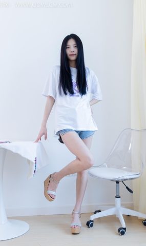 勿恋传媒 NO.2049 茯苓-甜甜的笑[160P]