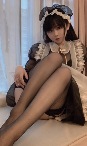 密桃少女是依酱呀 – 黑丝女仆[30P]