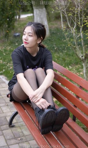 [BoBoSocks袜啵啵]NO.221 小甜豆-马丁靴、黑丝[133P]