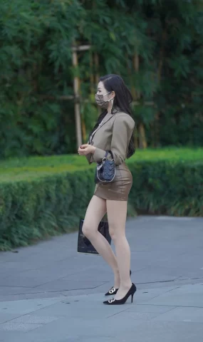 唯美街拍 NO.1009 棕色小皮裙美女 [62P]