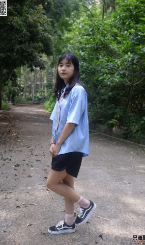 只糖棉袜 NO.381 孙怡 – 绿荫里的一抹蓝 [164P]