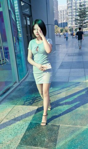 唯美街拍 NO.185 在商业广场看哈哈镜的包臀裙肉丝萌宝儿 1 [110P]