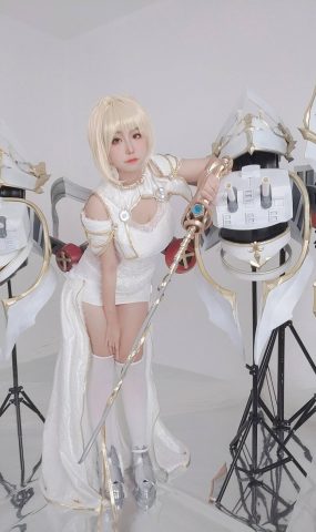 穆零Mu0 – 自由鸢尾轻巡洋舰-圣女贞德