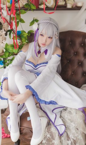 瓜希酱 – 艾米莉亚[16P]