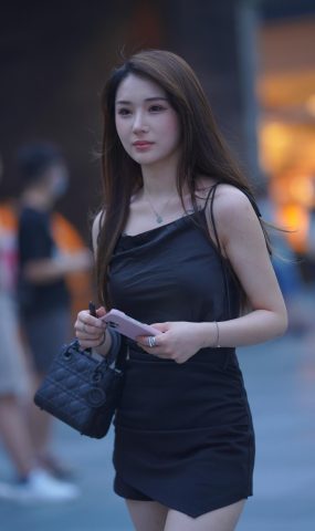 唯美街拍 NO.1176  纹身小解解 [106P]