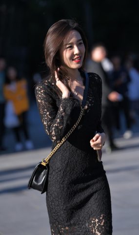 精选街拍作品 NO.1567 红石街拍作品 – 镂空长裙X感漂亮[58P]