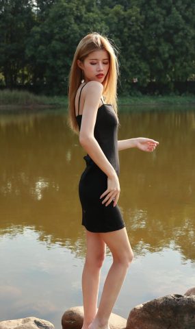 魔镜街拍 NO.143 魔鬼身材 [84P]