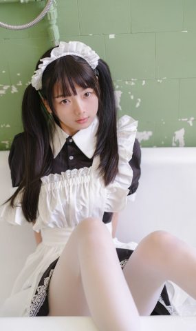 柴系小乖(稚乖画册) – 夜夜白丝女仆 [100P]