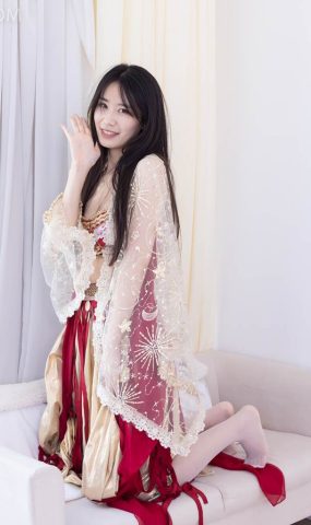 勿恋传媒 NO.2472 菜菜-高跟鞋、薄白丝、裸足[198P]