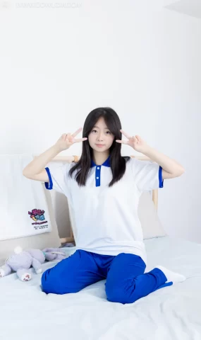 勿恋传媒 NO.2576 萌萌-板鞋、白棉袜、裸足、校服[153P]