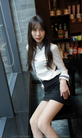 [IESS异思趣向] 2022.07.19 丝享家1152：团团《长腿OL》[85P]