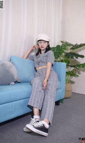 只糖棉袜 NO.406 小蓓 – 梦见另一个夏夜 [74P]