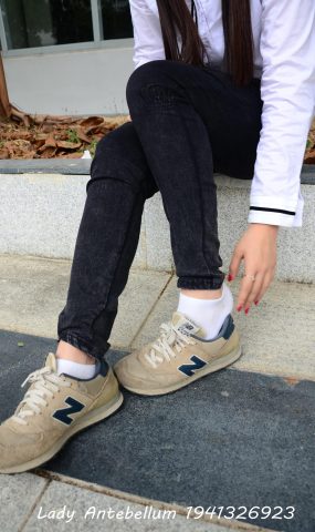 [战前女神] 美腿镁足精品摄影套图 083 [72P]