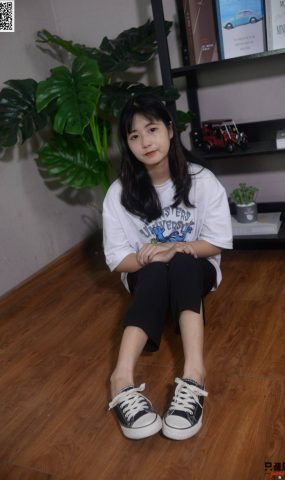 只糖棉袜 NO.451 孙怡 – 时光与花 [63P]