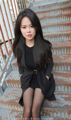 [IESS异思趣向] 2025.01.02 丝享家1940：兔兔《黑丝女人》[87P]