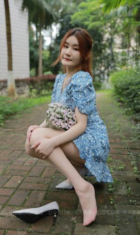 [IESS异思趣向] 耽丝 210901 卖花的小女孩紫薇 [76P]