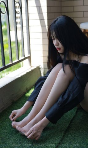 [IESS异思趣向] 耽丝 210902 小七的一字肩短裙 [90P]