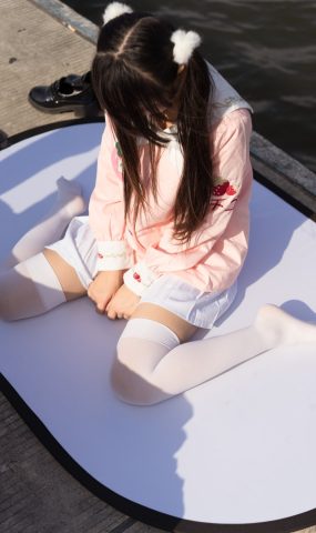 喵写真 VOL.010 湖边白丝罗莉