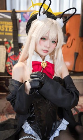 九柒喵 – 笑面兔女郎[27P]