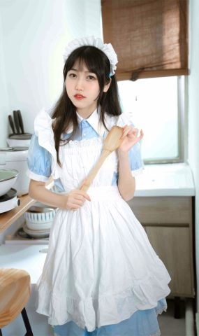 不呆猫  – 厨房小女仆[12P]