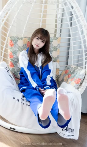 [BoBoSocks袜啵啵]NO.724 甜甜圈-白布鞋、薄白丝、裸足[151P]