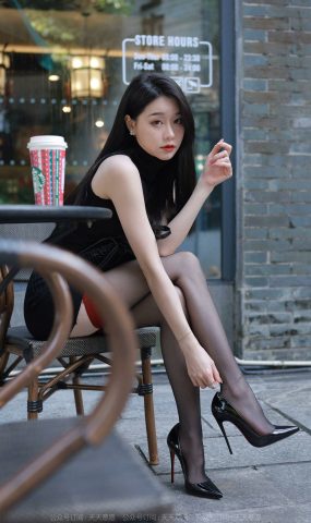 [IESS异思趣向]2022.03.20 丝享家1034：佳爷特辑《经典红黑》[84P]