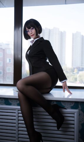 汪知子 – 黑丝OL[16P]