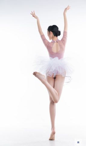 [GALLI嘉丽]舞蹈生日记 008 – 鱼子[40P]