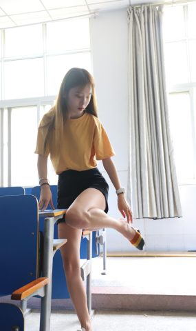 大西瓜爱牙膏-2020 01X活动 模特1（一） 教室热裤短袜 (3) [54P]